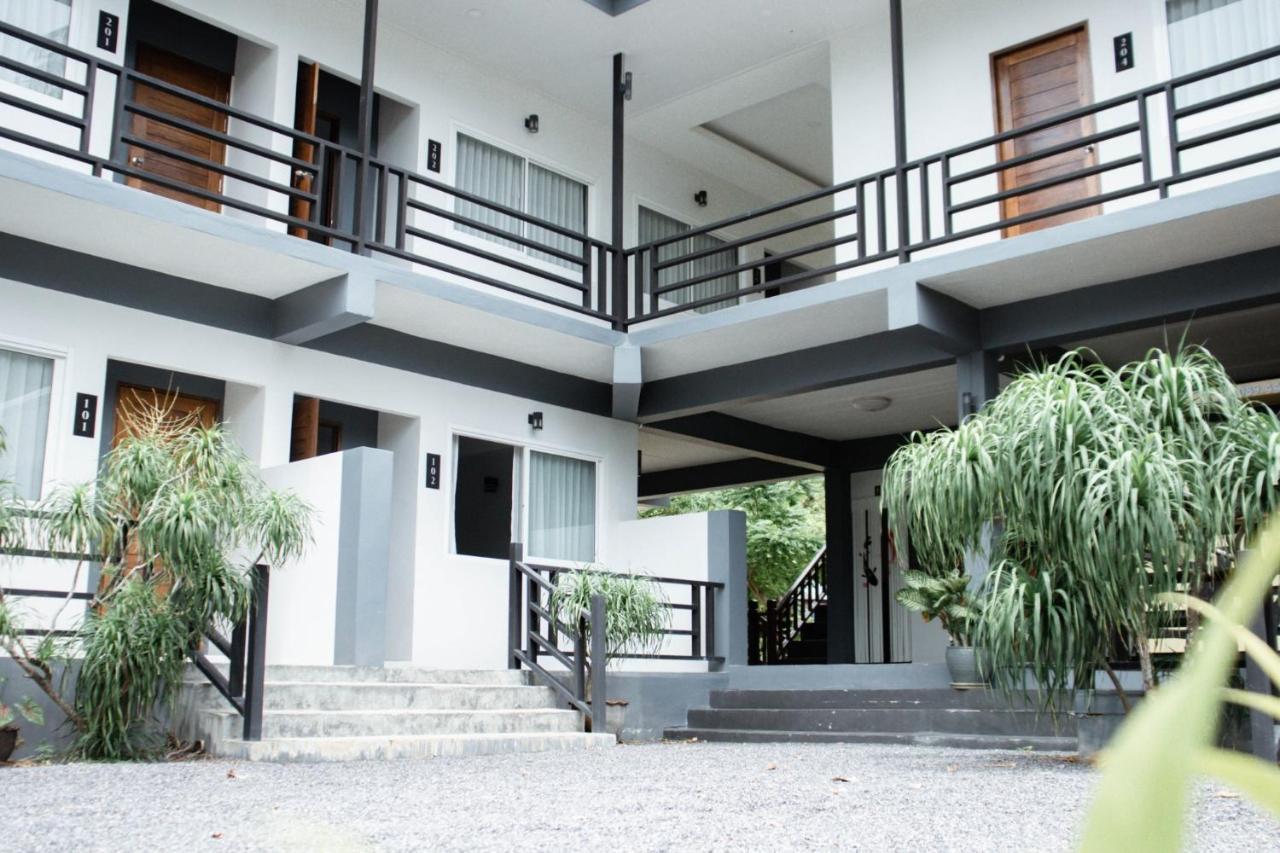 Nangkam Boutique Donsak Hotel Ban Pheng Krong ภายนอก รูปภาพ